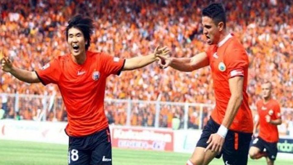 Selebrasi Park Kyeong-min (kiri) bersama rekan satu timnya. Copyright: Istimewa